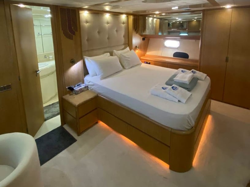 Kalamata Motorjacht Cabine 4  10  slaapplaatsen 10  gasten 22.4 m Lijstnummer: #28744 2