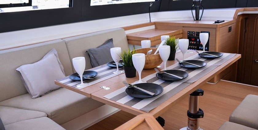 Tourlos Katamaran 5 Kabine 12 Liegeplätze 12 Gäste 14.6 m Nummer des Inserats: #28746 4