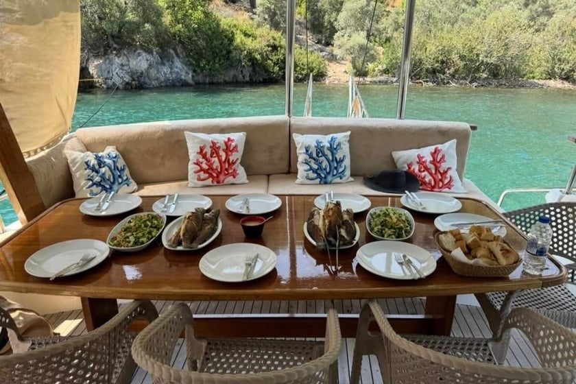 Göcek Gulet 3 kabin Konaklama 6 kişi Seyir 6 kişi 13 m İlan No: #28749 3