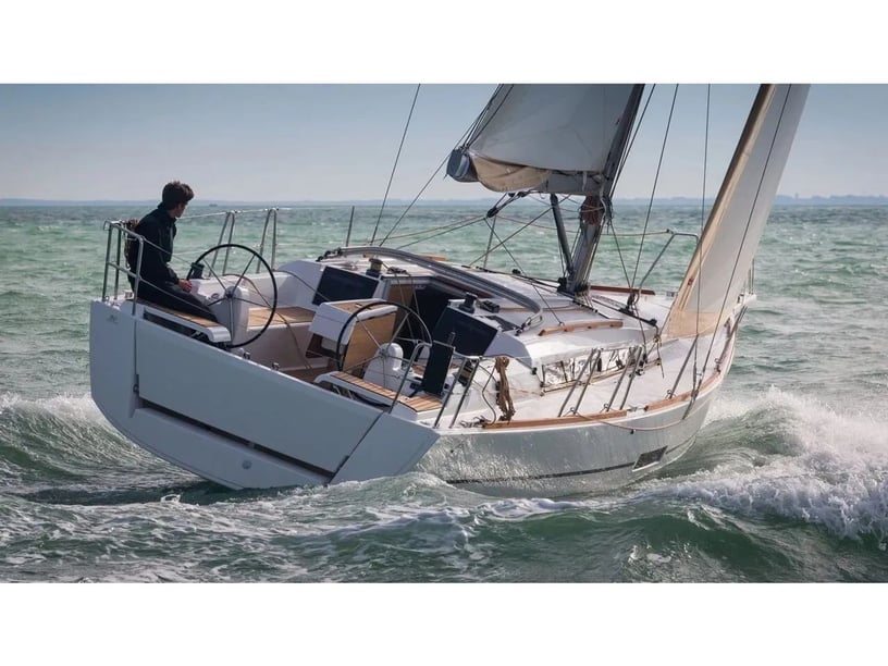 Marsala Voilier Cabine 3  Couchettes 8  Invités 8  10.3 m Numéro de l'annonce: #28751