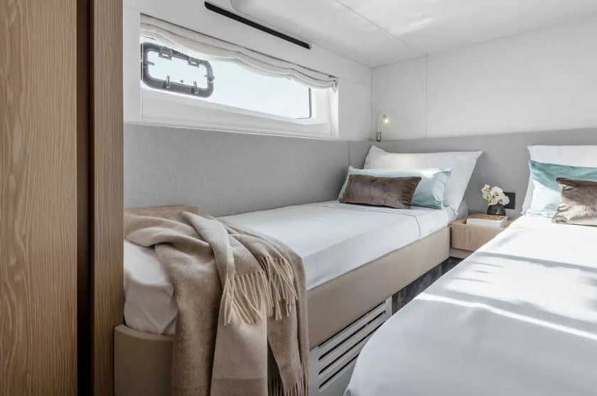 Trogir Motor Yacht 3 cabin 6 berths 6 guests 16.78 m Listing Number: #28753 3