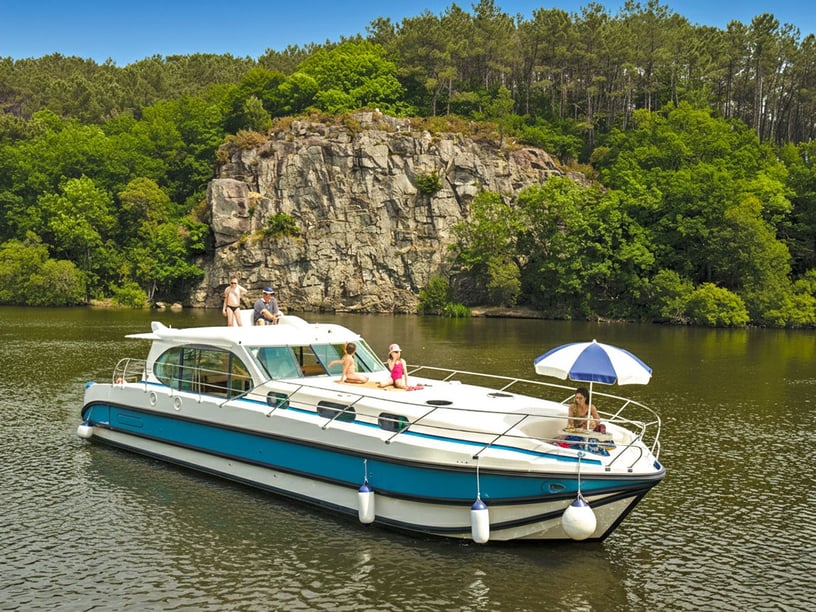 Dole Motorboat 4 cabin 10 berths 10 guests 13.5 m Listing Number: #28807