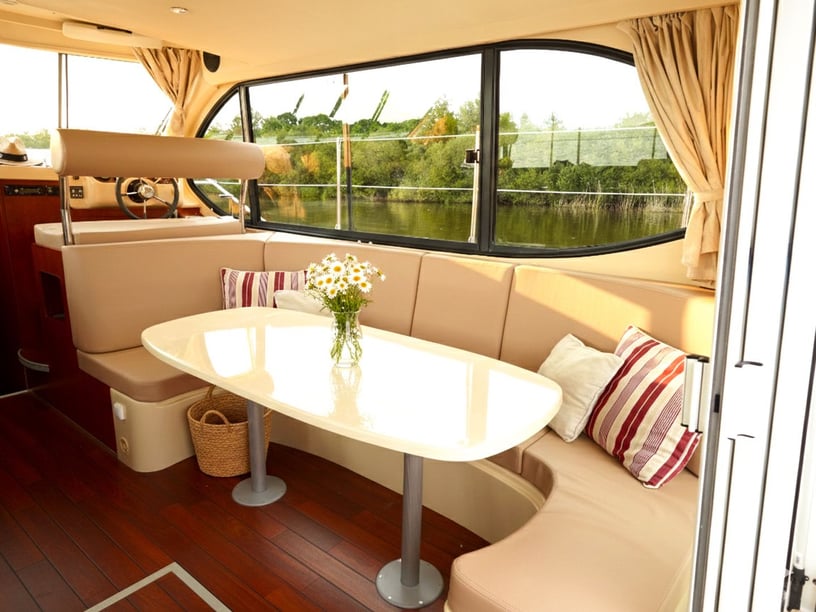Tokaj Motorboat 4 cabin 10 berths 10 guests 13.5 m Listing Number: #28811 2
