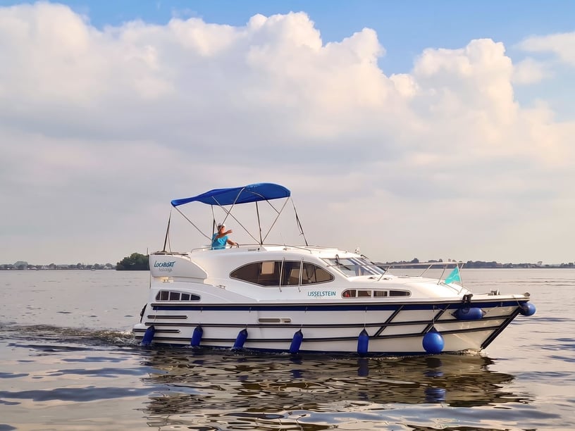 Loosdrecht Bateau à moteur Cabine 2  Couchettes 6  Invités 6  10.55 m Numéro de l'annonce: #28833