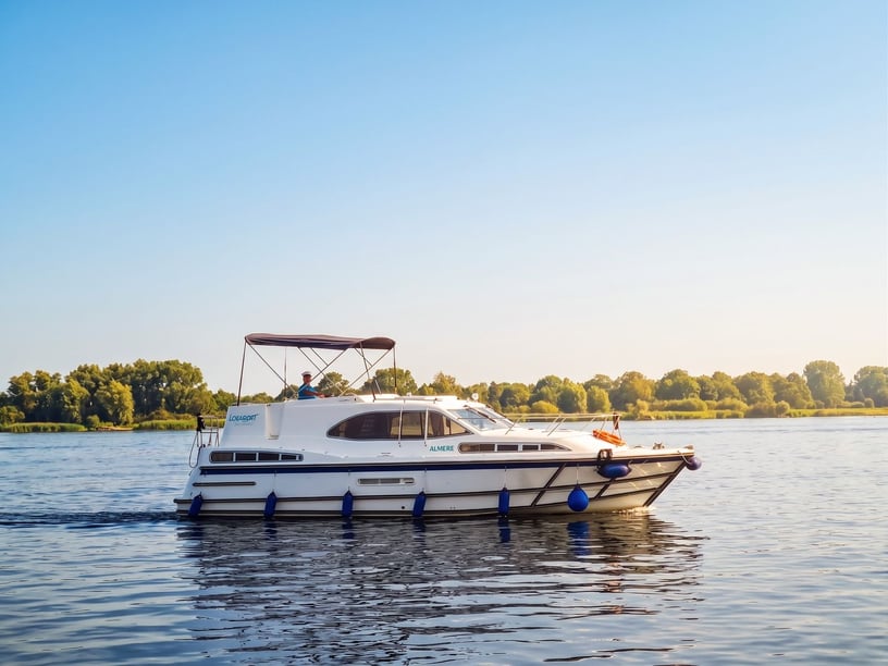 Loosdrecht Bateau à moteur Cabine 3  Couchettes 8  Invités 8  11.9 m Numéro de l'annonce: #29068