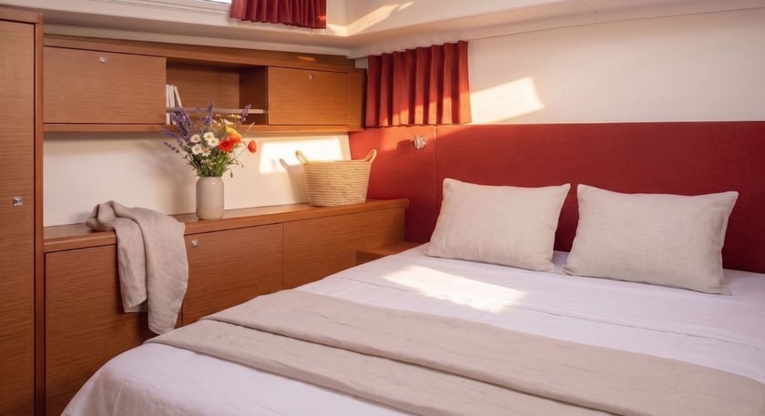 Fürstenberg Motorboat 2 cabin 4 berths 4 guests 12.95 m Listing Number: #29092 3