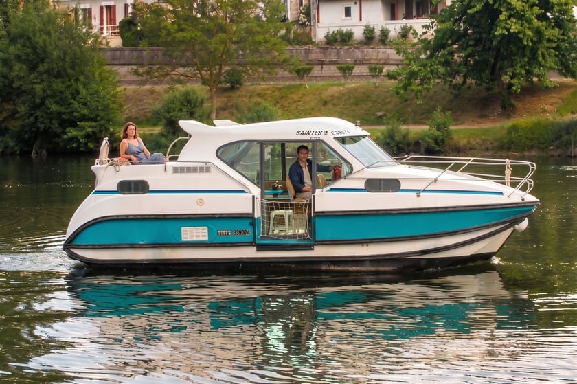 Sablé-sur-Sarthe Bateau à moteur Cabine 2  Couchettes 7  Invités 7  8.85 m Numéro de l'annonce: #29122