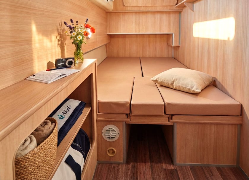 Le Somail Motorboat 3 cabin 8 berths 8 guests 13.5 m Listing Number: #29153 4