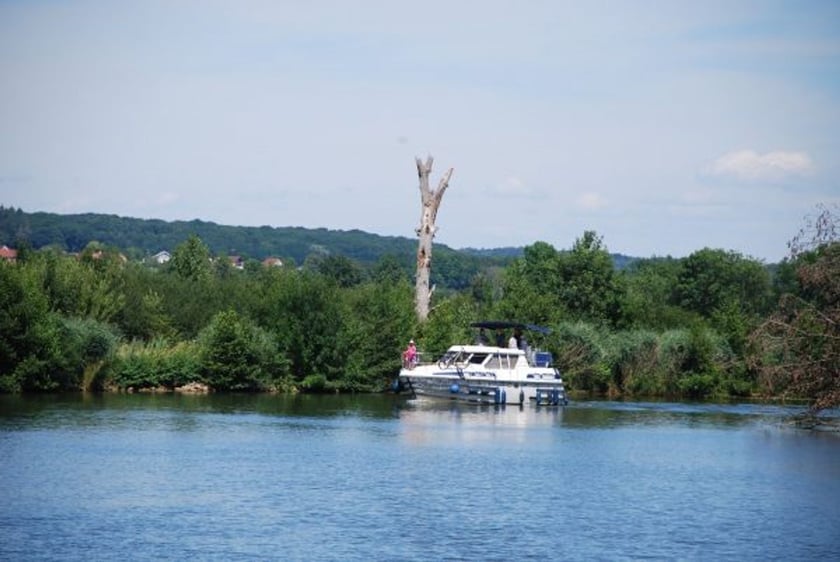 Savoyeux Sürat Teknesi 3 kabin Konaklama 7 kişi Seyir 9 kişi 11.06 m İlan No: #29348 4