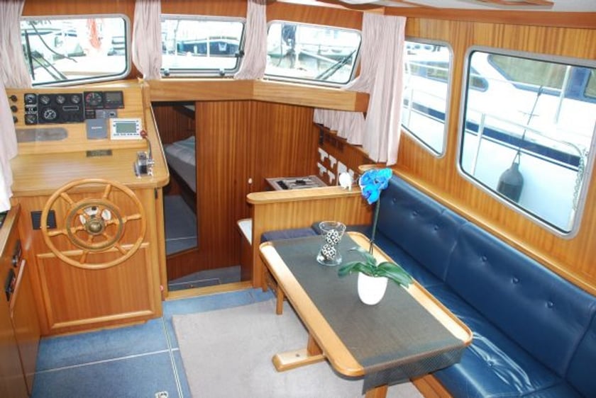 Savoyeux Sürat Teknesi 2 kabin Konaklama 5 kişi Seyir 5 kişi 10.1 m İlan No: #29350 5