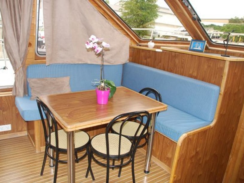 Savoyeux Sürat Teknesi 4 kabin Konaklama 8 kişi Seyir 8 kişi 14.9 m İlan No: #29352 2