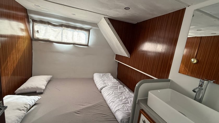 Mittersheim Sürat Teknesi 4 kabin Konaklama 10 kişi Seyir 12 kişi 12.93 m İlan No: #29355 5