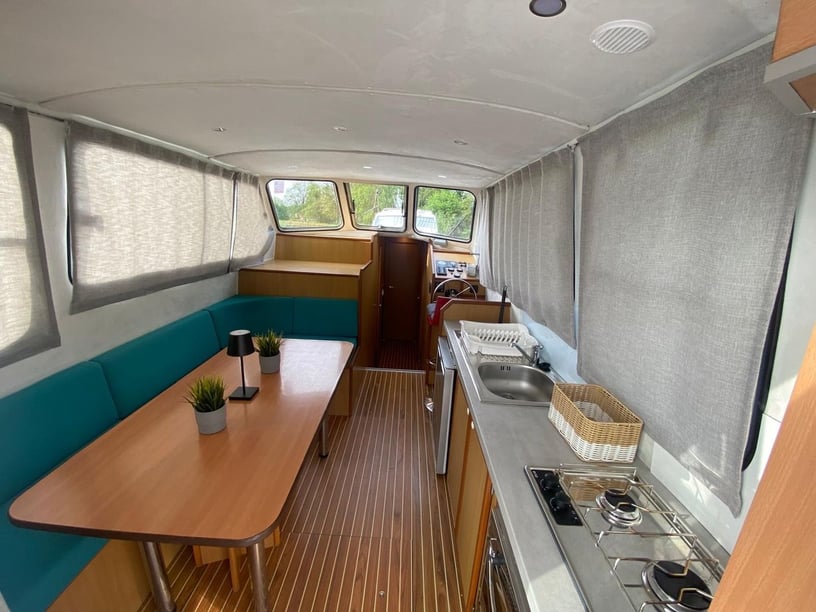 Sürat Teknesi 2 kabin Konaklama 6 kişi Seyir 6 kişi 10.5 m İlan No: #29356 2