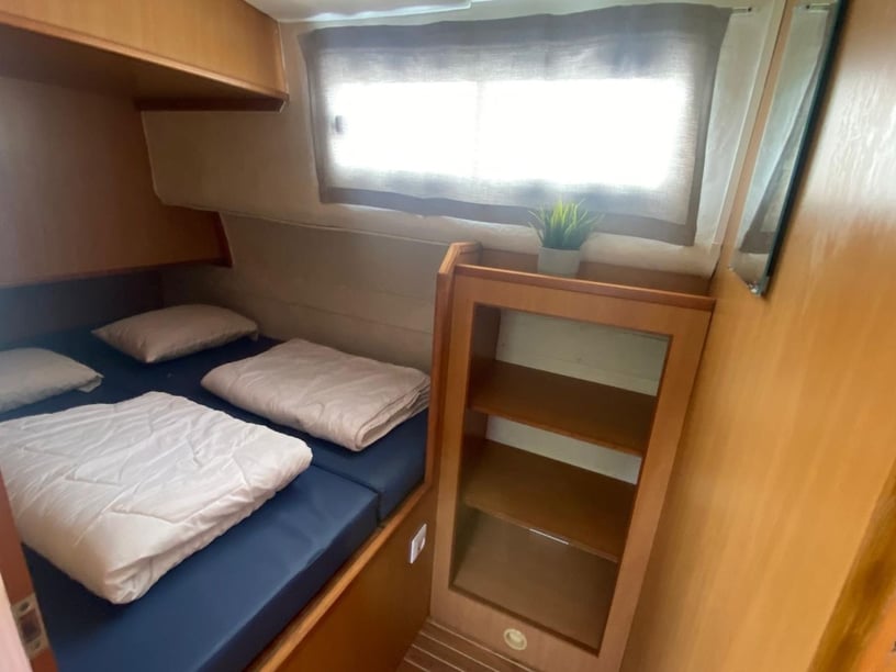 Sürat Teknesi 2 kabin Konaklama 6 kişi Seyir 6 kişi 10.5 m İlan No: #29356 4