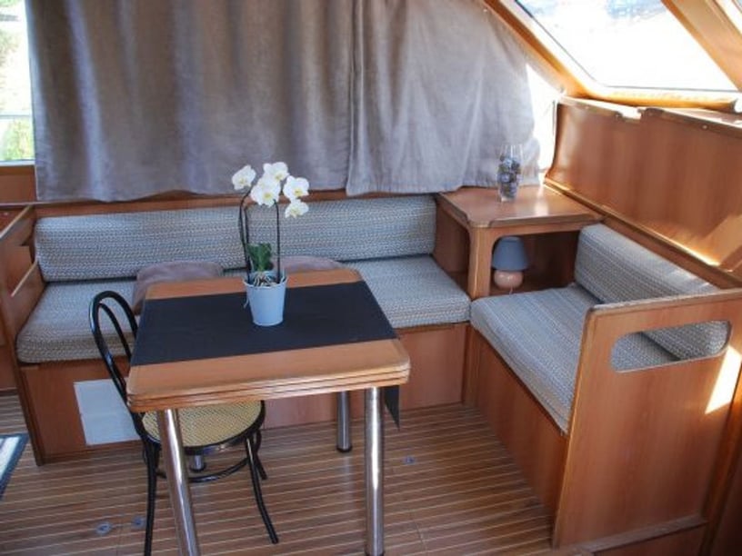 Savoyeux Sürat Teknesi 3 kabin Konaklama 6 kişi Seyir 6 kişi 13.4 m İlan No: #29357 2