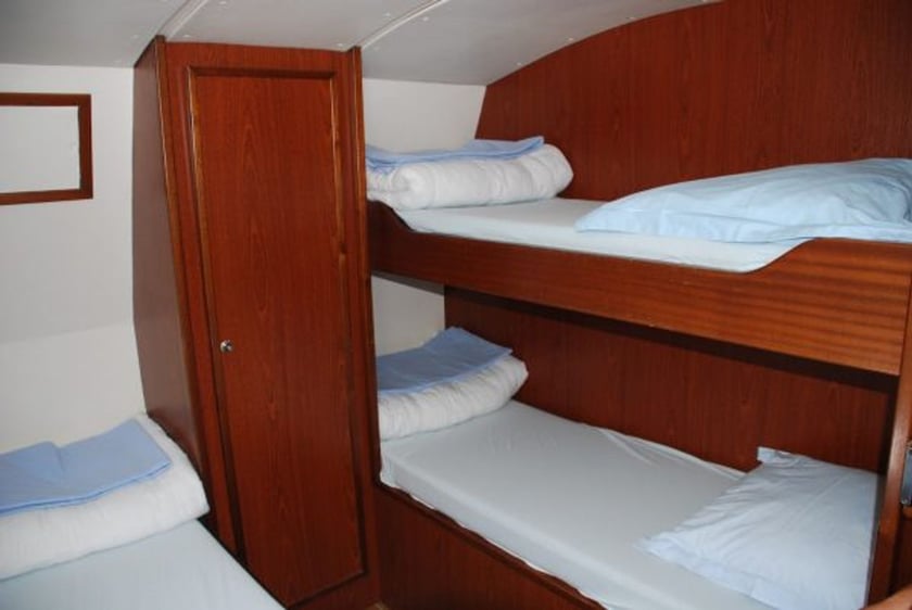 Savoyeux Sürat Teknesi 4 kabin Konaklama 10 kişi Seyir 12 kişi 12.93 m İlan No: #29361 4