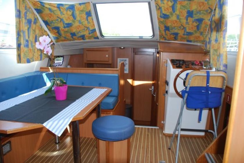 Savoyeux Sürat Teknesi 3 kabin Konaklama 7 kişi Seyir 9 kişi 11.06 m İlan No: #29362 3