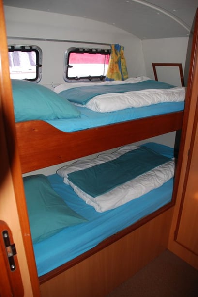 Savoyeux Sürat Teknesi 3 kabin Konaklama 7 kişi Seyir 9 kişi 11.06 m İlan No: #29362 4