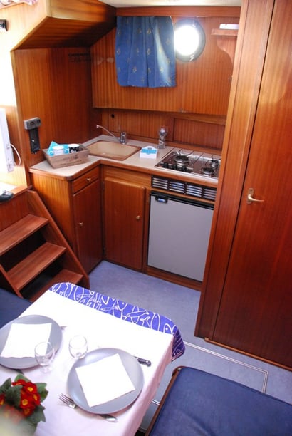 Savoyeux Sürat Teknesi 2 kabin Konaklama 4 kişi Seyir 6 kişi 10.3 m İlan No: #29363 4