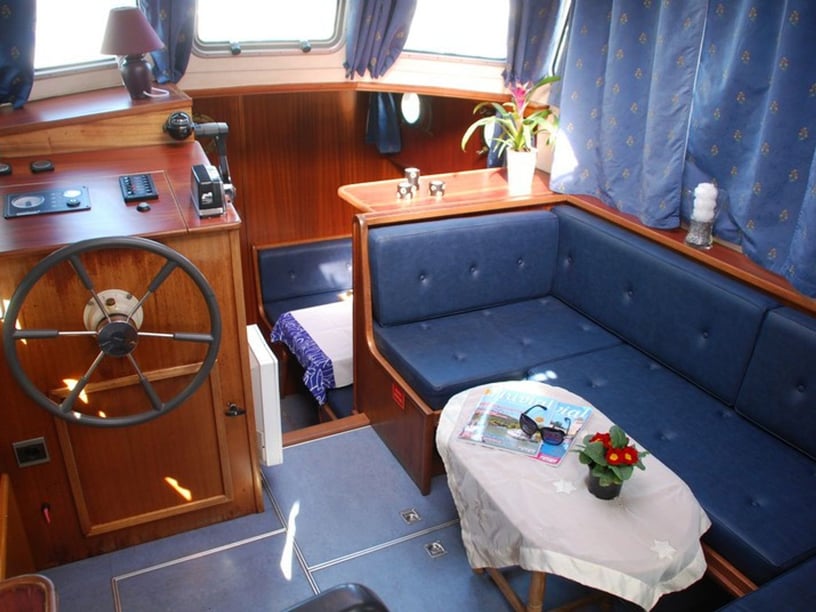 Savoyeux Sürat Teknesi 2 kabin Konaklama 4 kişi Seyir 6 kişi 10.3 m İlan No: #29363 2