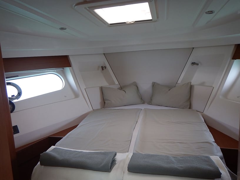 Zara Motoscafo cabina 2  cuccette 4  6  ospiti 11.29 m Numero dell'inserzione: #29366 2