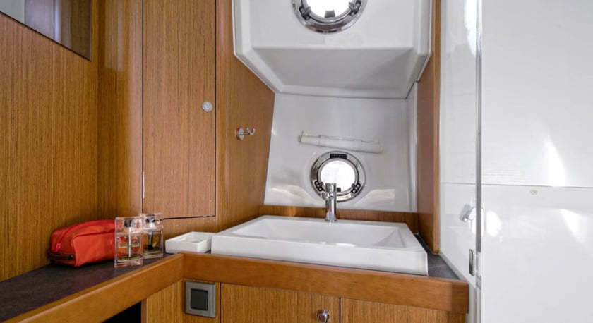 Zadar Lancha motora Cabina 2  4  literas 6  invitados 11.29 m Número de anuncio: #29366 4