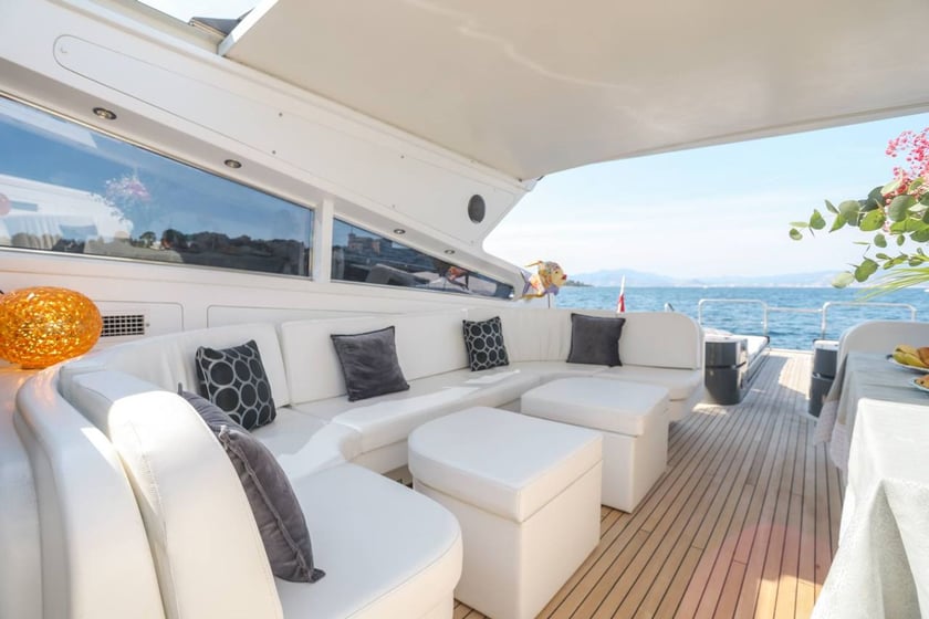 Cannes Motorjacht Cabine 4  10  slaapplaatsen 12  gasten 26.88 m Lijstnummer: #29374 5