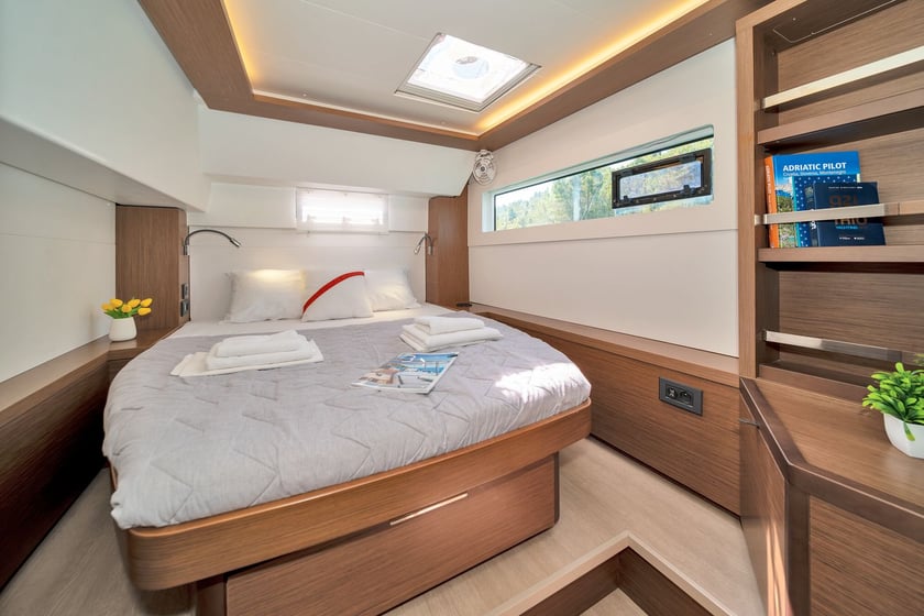 Skradin Catamaran 6 cabin 12 berths 12 guests 13.99 m Listing Number: #29384 4