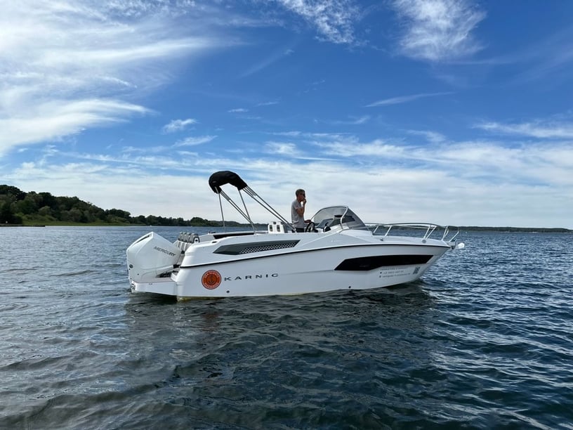 Untergöhren Motorboat 1 cabin 2 berths 8 guests 7.8 m Listing Number: #29391 4