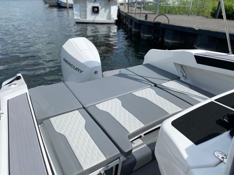 Untergöhren Motorboat 1 cabin 2 berths 8 guests 7.8 m Listing Number: #29391 3