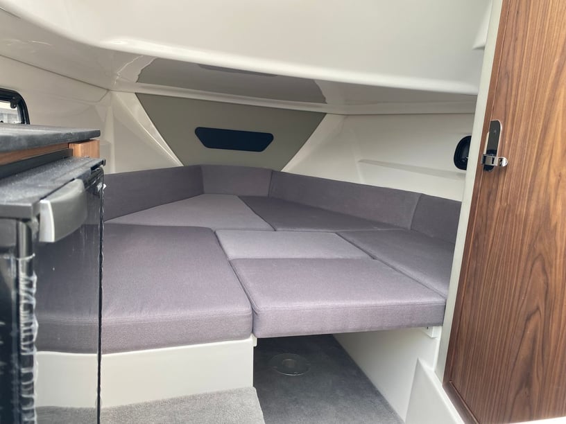 Untergöhren Motorboat 1 cabin 2 berths 8 guests 7.8 m Listing Number: #29392 4