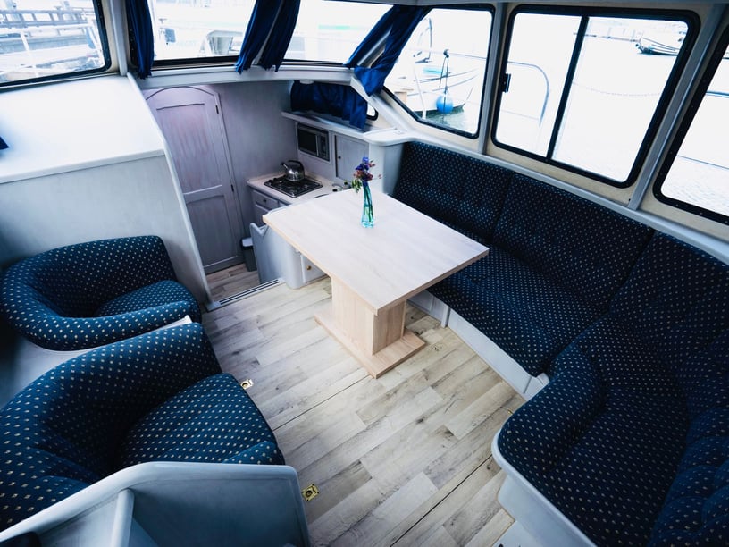 Untergöhren Motorjacht Cabine 2  4  slaapplaatsen 6  gasten 11 m Lijstnummer: #29393 2