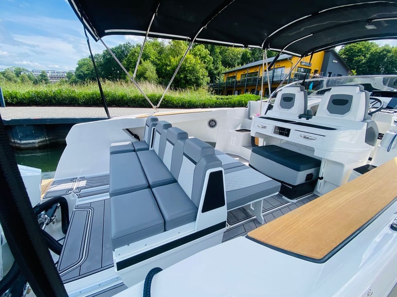 Untergöhren Motorboat 2 cabin 4 berths 10 guests 9.2 m Listing Number: #29396 2