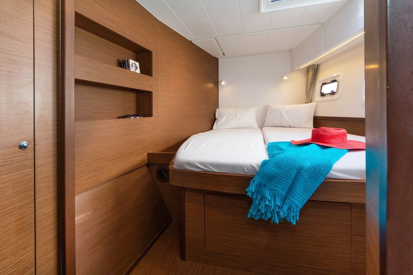 Skiathos Catamaran 5 cabin 11 berths 12 guests 12.94 m Listing Number: #29411 4