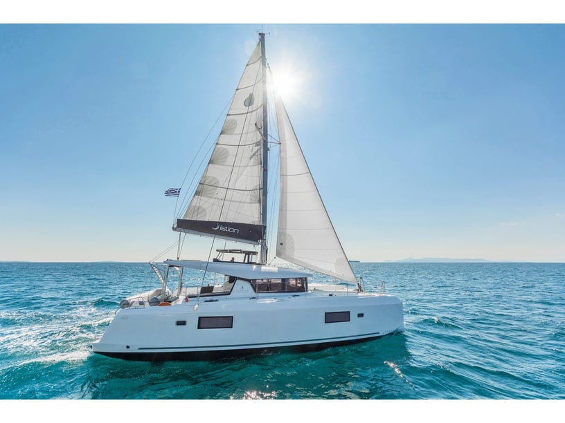 Skiathos Catamaran 5 cabin 11 berths 12 guests 12.94 m Listing Number: #29411 2