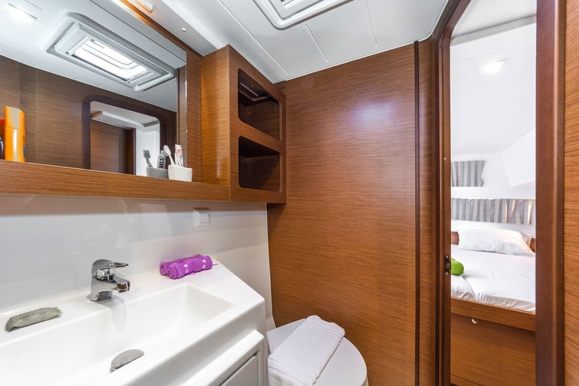 Skiathos Catamaran 5 cabin 11 berths 12 guests 12.94 m Listing Number: #29411 5