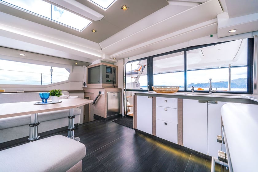 Pointe à Pitre Catamaran Cabine 4  8  slaapplaatsen 8  gasten 13.98 m Lijstnummer: #29421 5