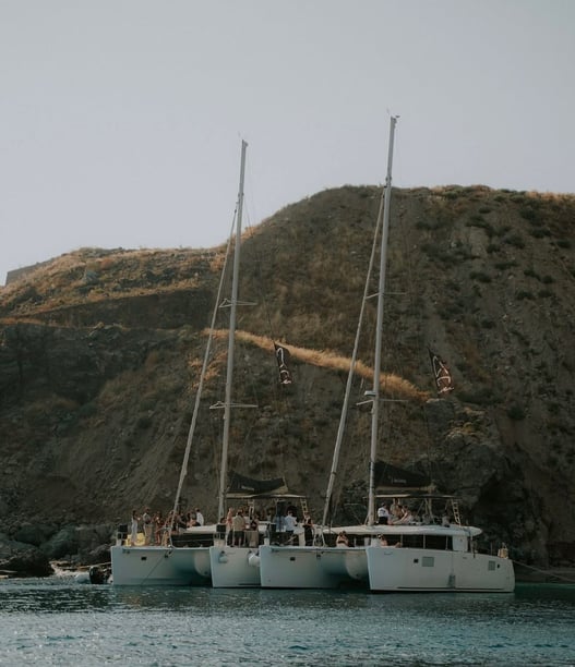 Mykonos Catamaran Cabine 1  Couchettes 2  Invités 22  45 ft Numéro de l'annonce: #29422 4
