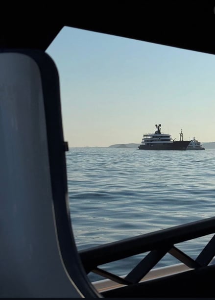 Mykonos Motorboot 1 Kabine 2 Liegeplätze 9 Gäste 35 ft Nummer des Inserats: #29423 3