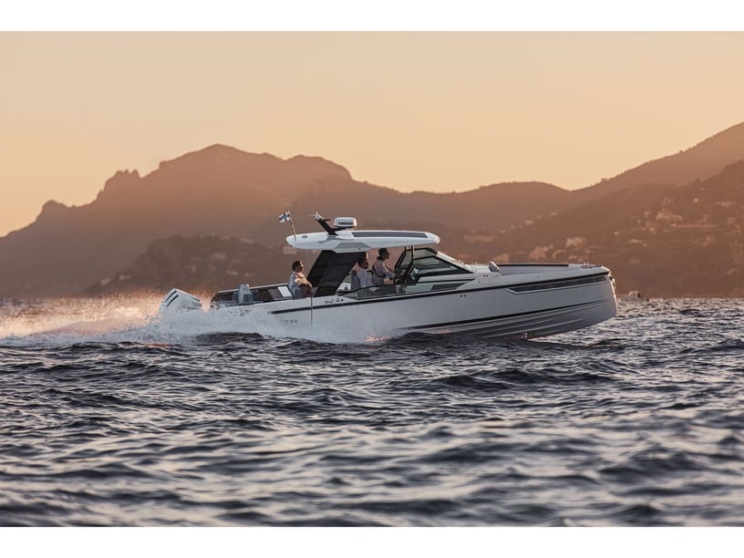 Sitges - Barcelone Bateau à moteur Cabine 1  Couchettes 2  Invités 8  10.28 m Numéro de l'annonce: #29428