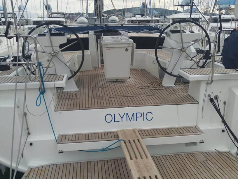 Piräus Segelboot 5 Kabine 10 Liegeplätze 10 Gäste 14.6 m Nummer des Inserats: #29429