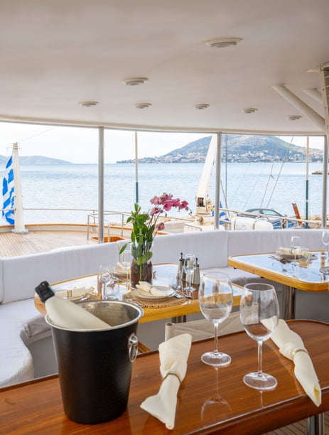 Salamina Motoryacht 4 Kabine 8 Liegeplätze 8 Gäste 24 m Nummer des Inserats: #29446 4