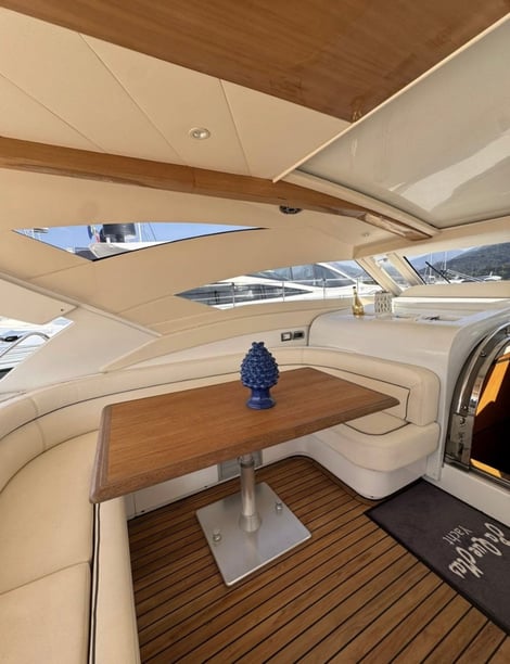 Salerno Catamarán Cabina 2  4  literas 4  invitados 17.4 m Número de anuncio: #29449 5