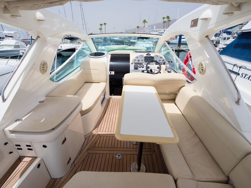 Santa Cruz de Tenerife Lancha motora Cabina 1  2  literas 10  invitados 8.94 m Número de anuncio: #29451 2