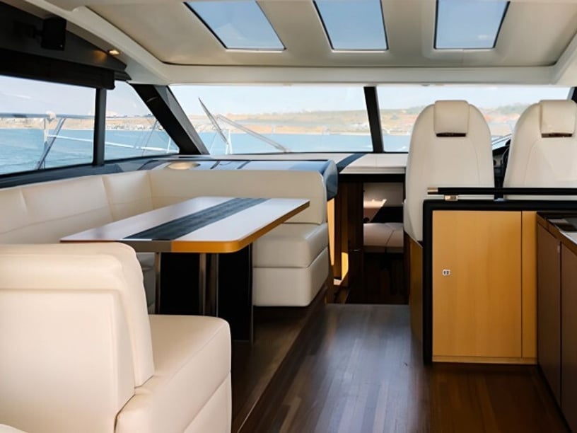 Castellammare di Stabia Motorjacht Cabine 3  6  slaapplaatsen 6  gasten 15.95 m Lijstnummer: #29454 2