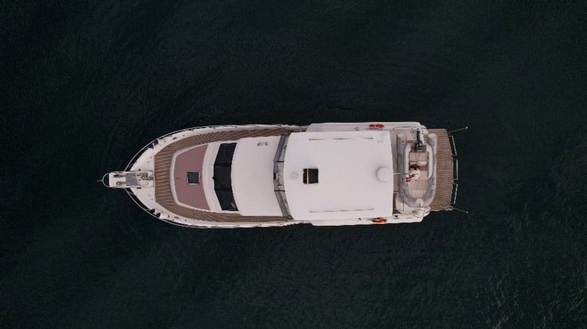 Phuket Yate a motor Cabina 3  6  literas 6  invitados 18.6 m Número de anuncio: #29462 3