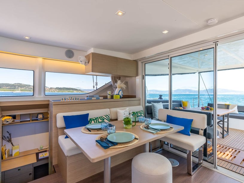 Nea Peramos - Attica Catamaran Cabine 6  10  slaapplaatsen 10  gasten 13.85 m Lijstnummer: #29492 2