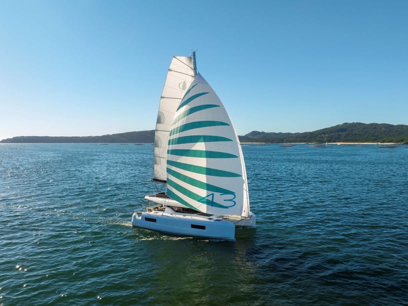 Nea Peramos - Attica Catamaran Cabine 6  10  slaapplaatsen 10  gasten 13.85 m Lijstnummer: #29492