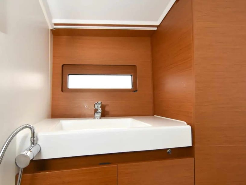 Bormes-les-Mimosas Voilier Cabine 7  Couchettes 12  Invités 12  14 m Numéro de l'annonce: #29509 5