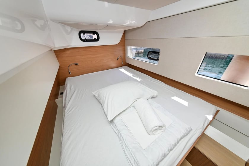 Tivat Katamaran 6 Kabine 10 Liegeplätze 10 Gäste 11.78 m Nummer des Inserats: #29531 3